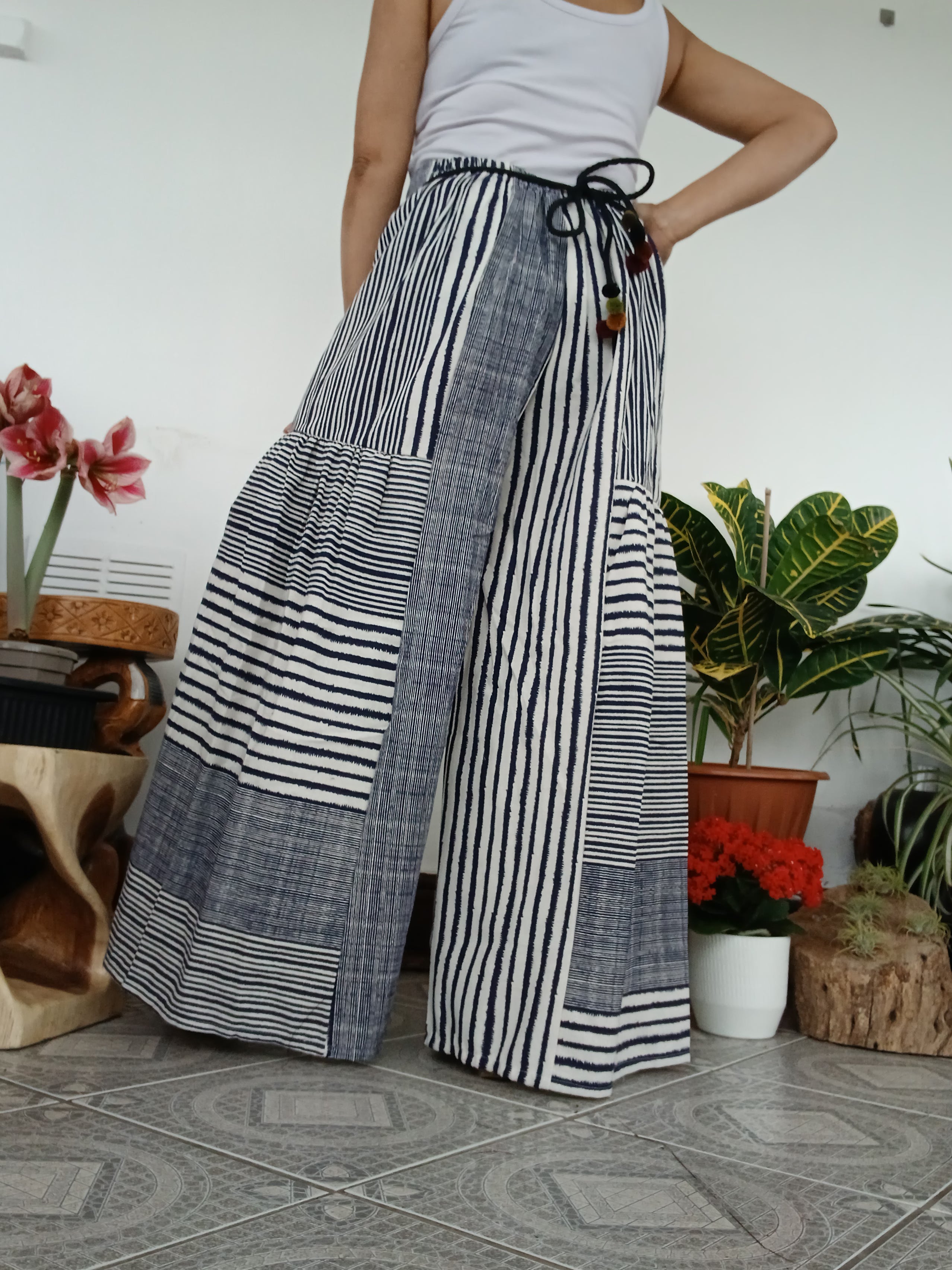 White&navy striped wide leg elegant boho trousers baggy harem pants one-size fit 8-10-12