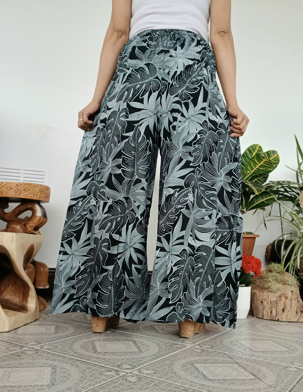 Beautiful Black Tropical Leaf Wide-Leg Palazzo Harem Pants Flowing Boho Lounge Trousers