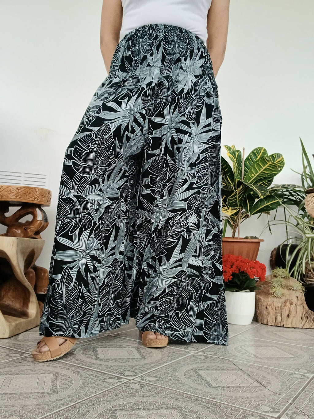 Beautiful Black Tropical Leaf Wide-Leg Palazzo Harem Pants Flowing Boho Lounge Trousers