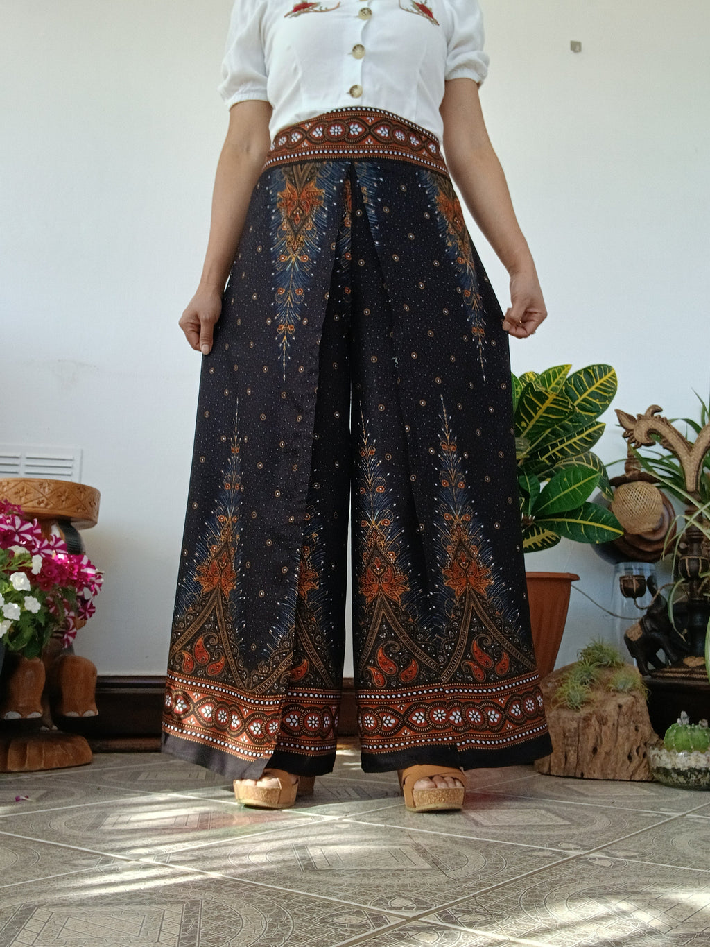 Black bohemian beautiful flowy trousers high-waisted baggy hippie Harem Pants One size fit 8-10-12