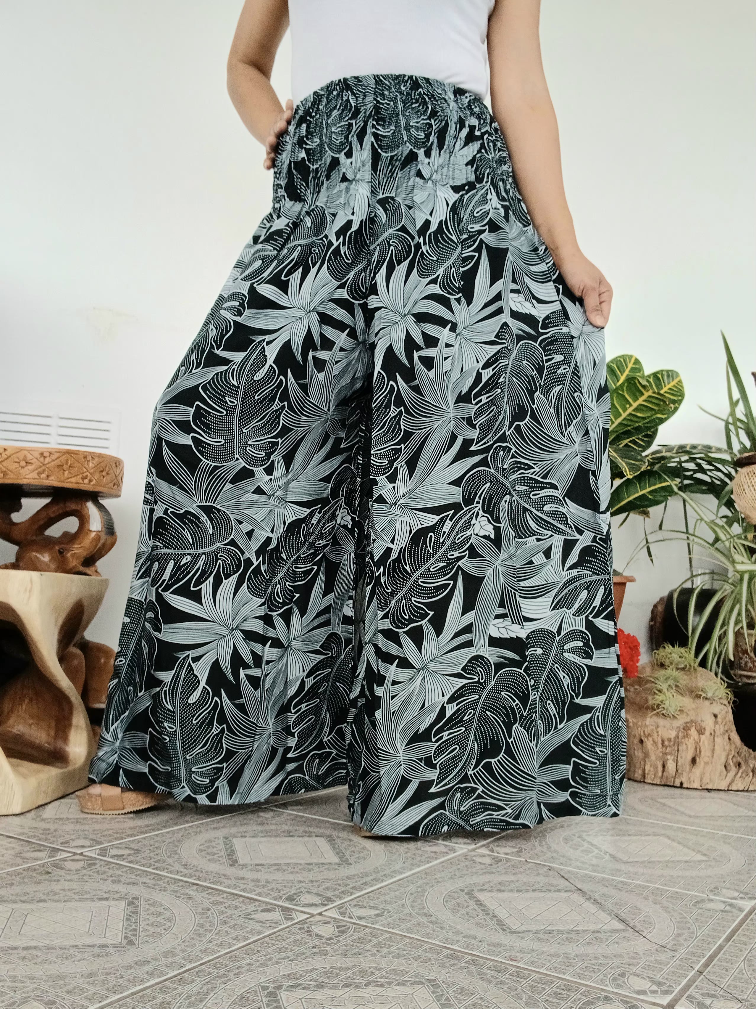 Beautiful Black Tropical Leaf Wide-Leg Palazzo Harem Pants Flowing Boho Lounge Trousers