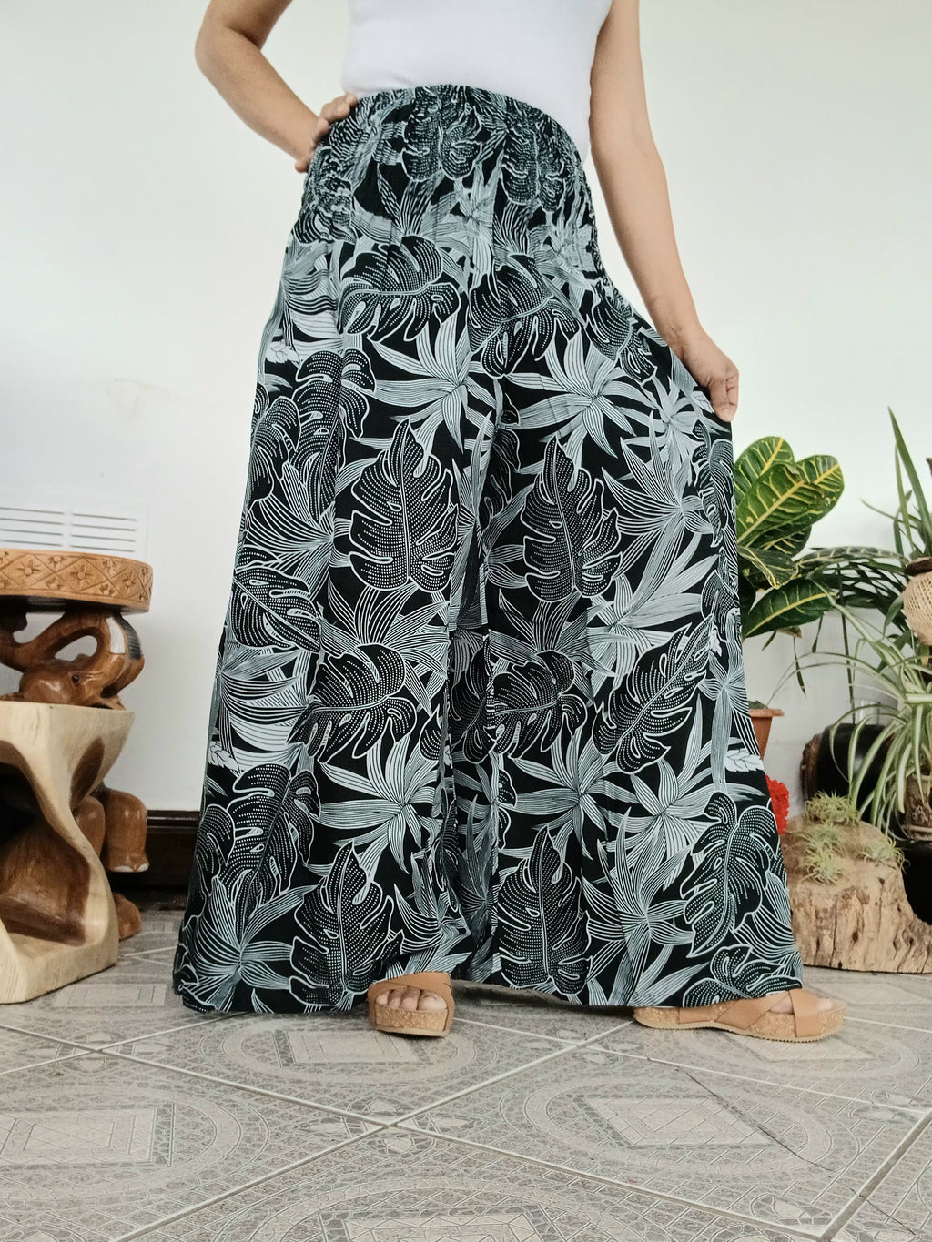 Beautiful Black Tropical Leaf Wide-Leg Palazzo Harem Pants Flowing Boho Lounge Trousers